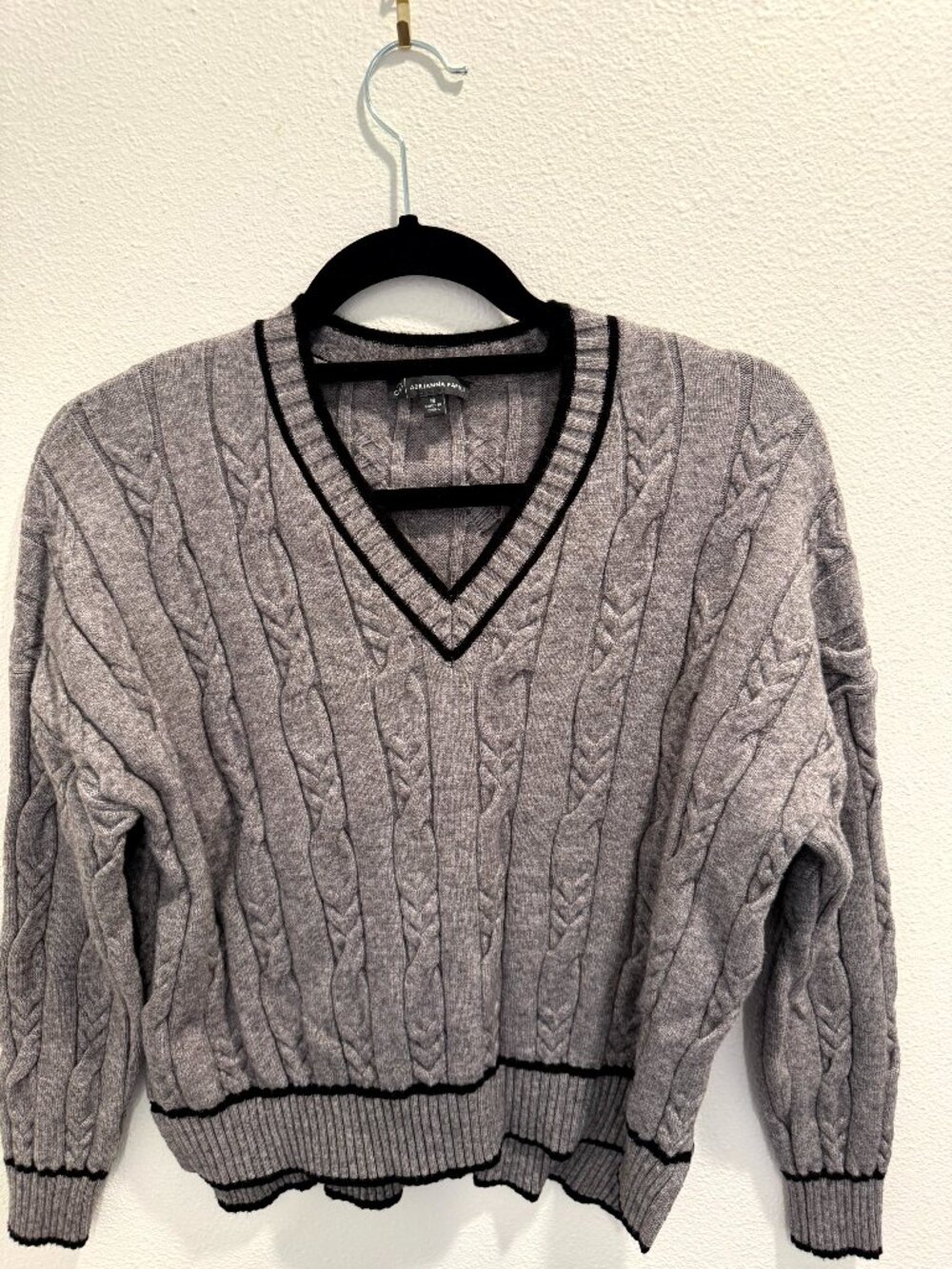 Adrianna Papell Gray Cable Knit V-Neck Sweater Medium Black Trim